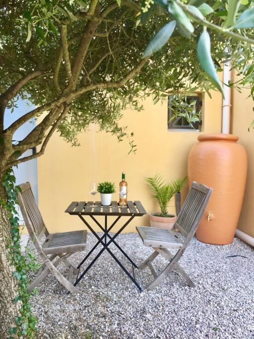Studio Au Calme, Avec Terrasse Et Parking A Eze Village Exterior foto